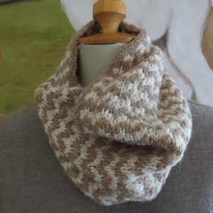 Fawn and white snood