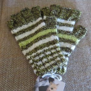 Pistachio hobo gloves