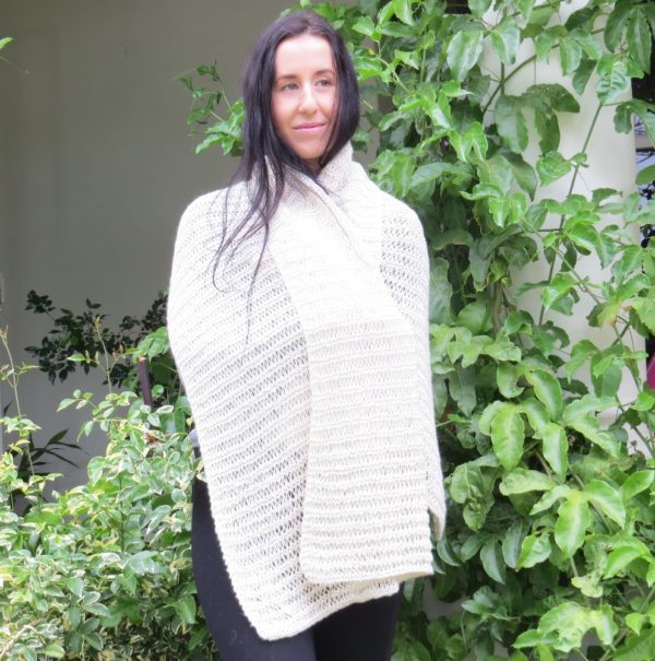 White summer shawl - Image 3