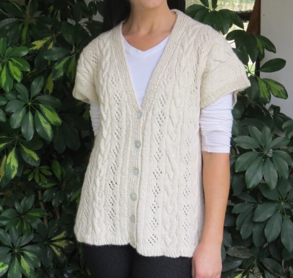White cable gilet