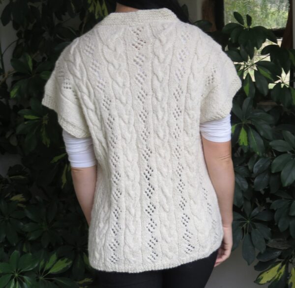White cable gilet - Image 3