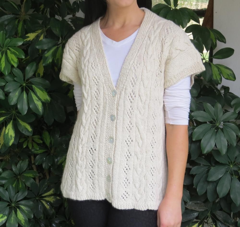 White cable gilet